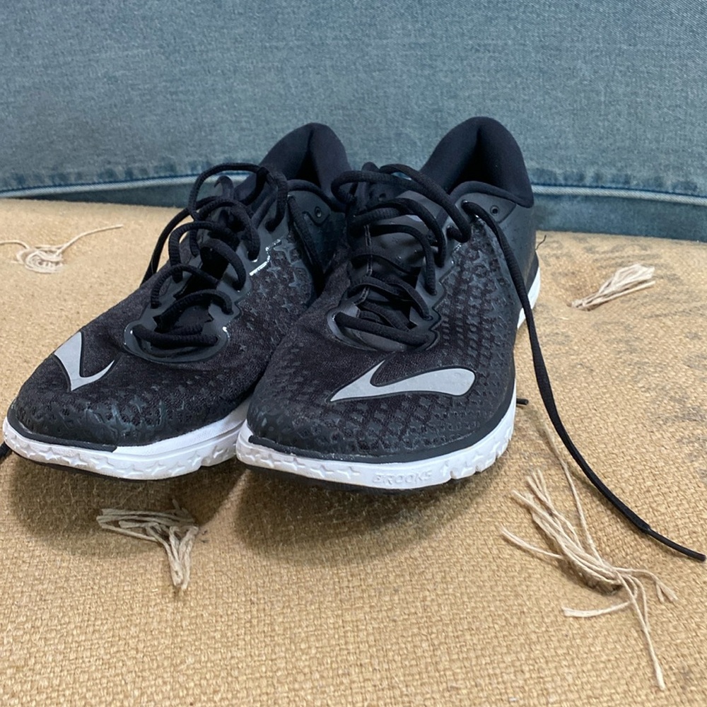 Brooks mens sneakers